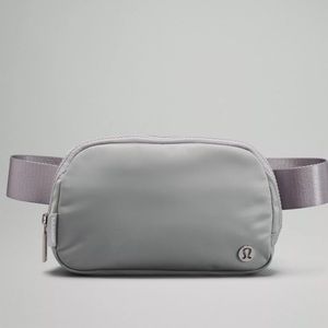 NWT lululemon everywhere belt bag silver drop